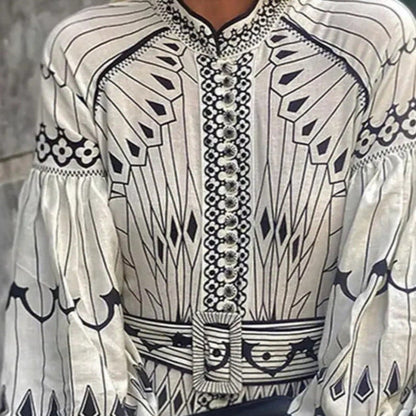 Robe à Col Montant Rétro