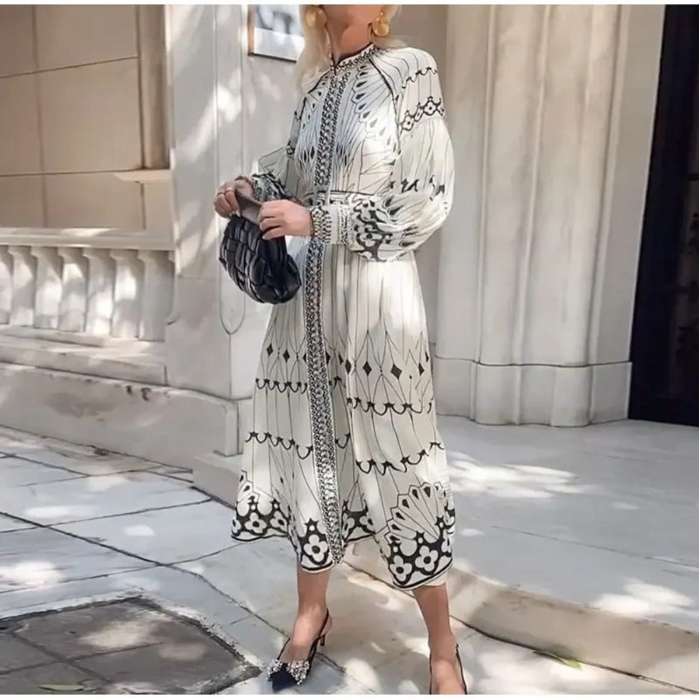 Robe à Col Montant Rétro