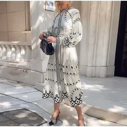 Robe à Col Montant Rétro